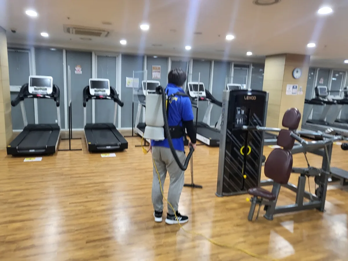 남구 이천동 헬스장 샤워실 장비 주변 정밀 위생청소 사례 - 행진크린