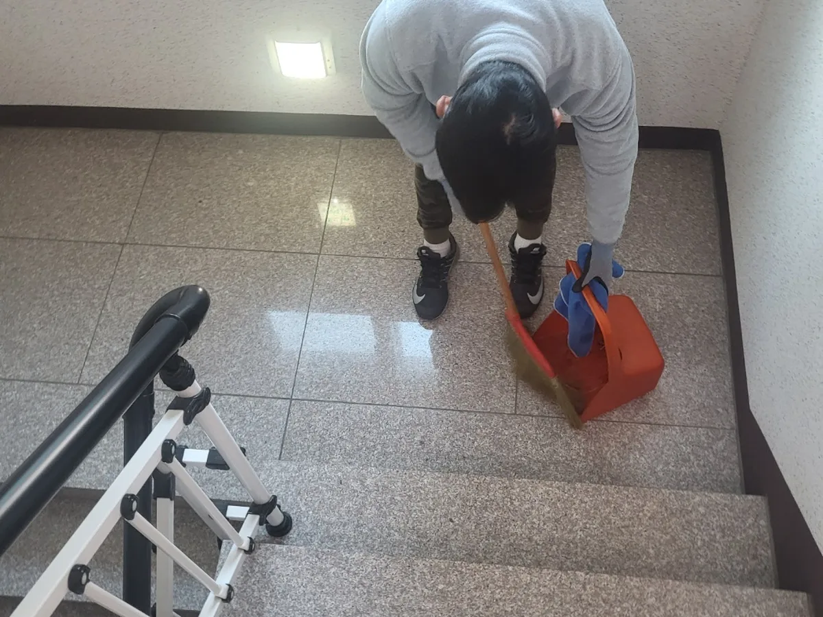 북구 금호동 오피스 기계실 장비 주변 정밀 위생청소 사례 - 행진크린