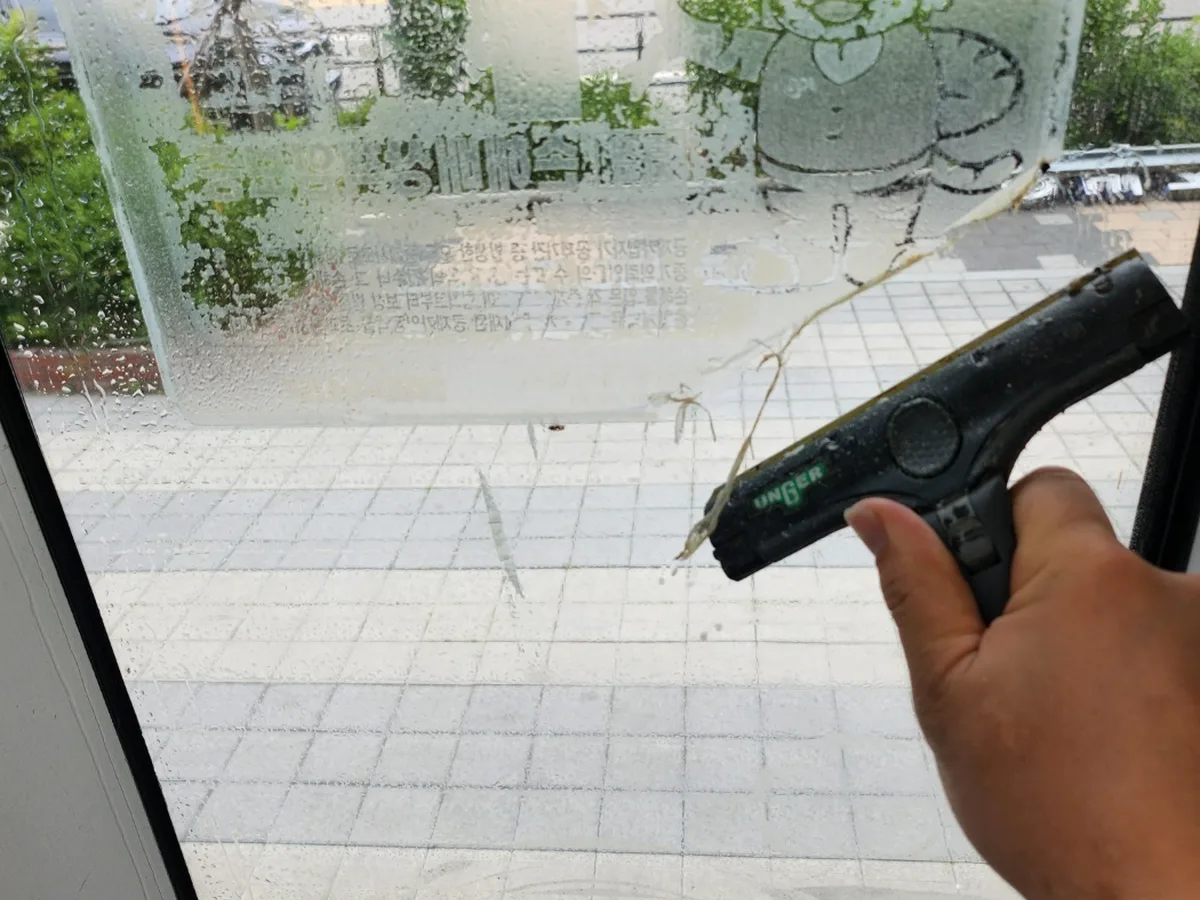 동구 동내동 사무실 고층 외창 장비 주변 정밀 위생청소 사례 - 행진크린